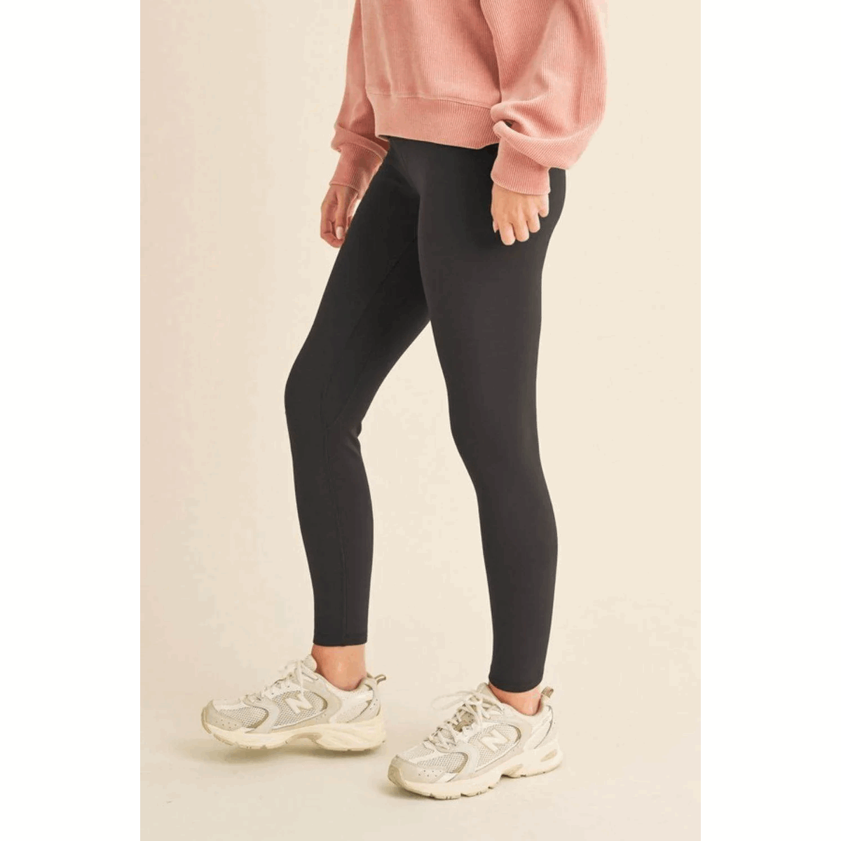 Yelete Full Size Fleece Lined High Waisted Leggings